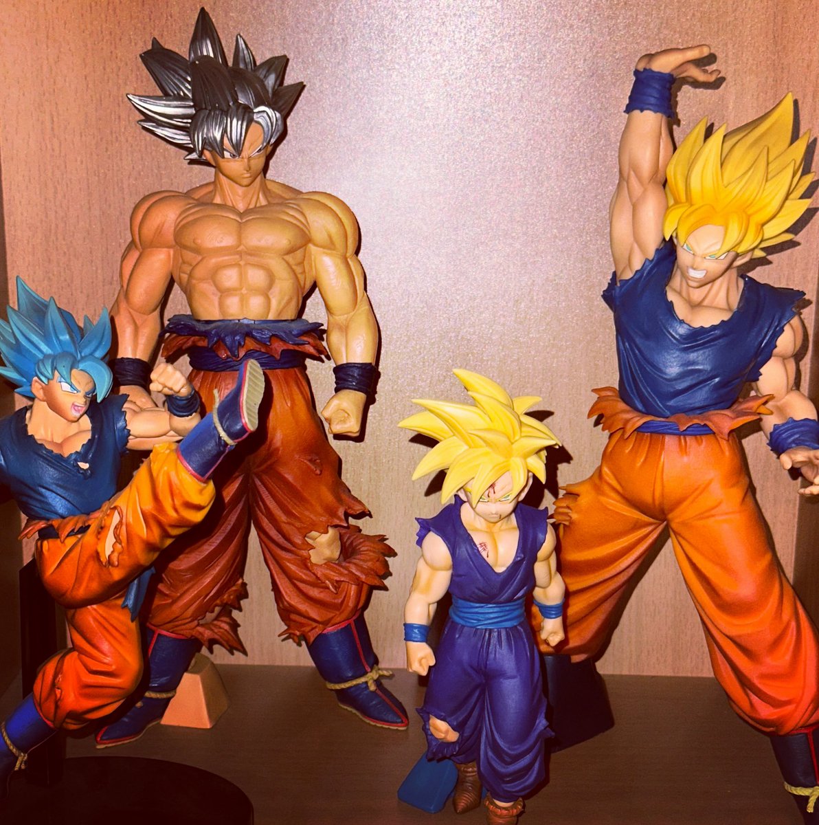 Poti1986YT's tweet photo. Gohan SSJ se une a la familia!
Gracias @ninenep así da gusto cumplir años! https://t.co/HGkDQeJPjn