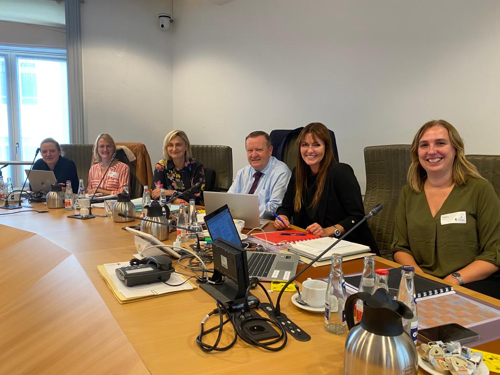 Vandaag werd het nieuwe actieplan #suïcidepreventie unaniem goedgekeurd door het Vlaams Parlement. Tevreden met dit ´groen licht´ om ons ten volle verder te kunnen inzetten. Dank aan iedereen die aan het plan heeft bijgedragen! <a href="/crevits/">Hilde Crevits</a>