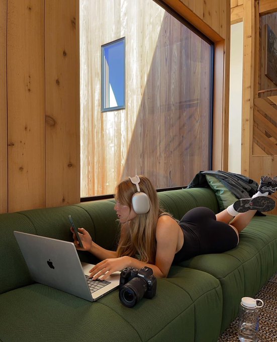 Fav song? https://t.co/zUmFBwRPYg