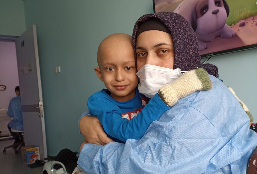 sevincozarslan's tweet photo. Bir annenin kıyameti koparken hiçbir şey olmamış gibi yaşayamayız. 

YusufKerimin AnnesiGözaltında https://t.co/LL2en9pFXF