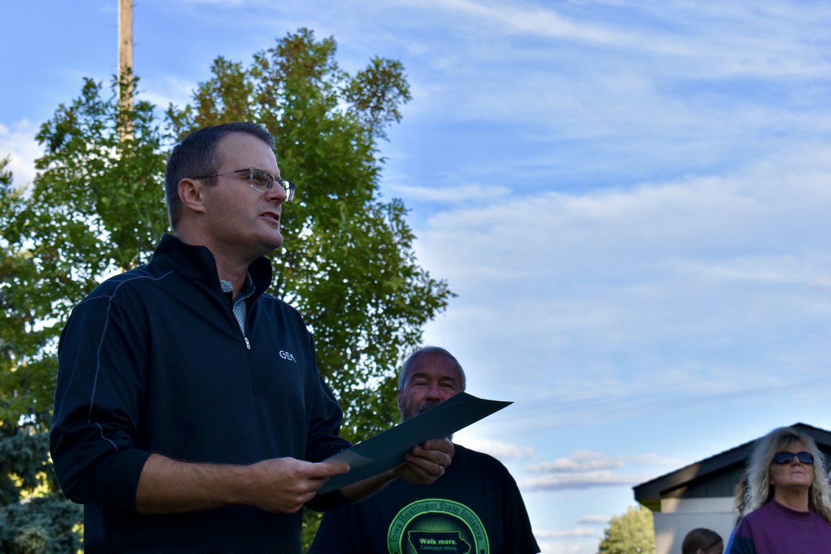 @IAGovernor Kim Reynolds proclaims October as Healthiest State Month in a declaration announced by @IALtGov Adam Gregg as part of a celebration of the Healthiest State 13th Annual Walk presented by @Deltadentalia. #WhyIWalk

iowahealthieststate.com/news/gov-reyno…