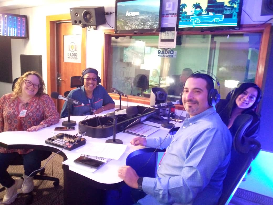 ¡Celebramos los #7AñosRadioMiraflores!

Con <a href="/LaRosaInfoVE/">LaRosaInfoVE</a>  y Carmem Orellana en una hora de programa especial.