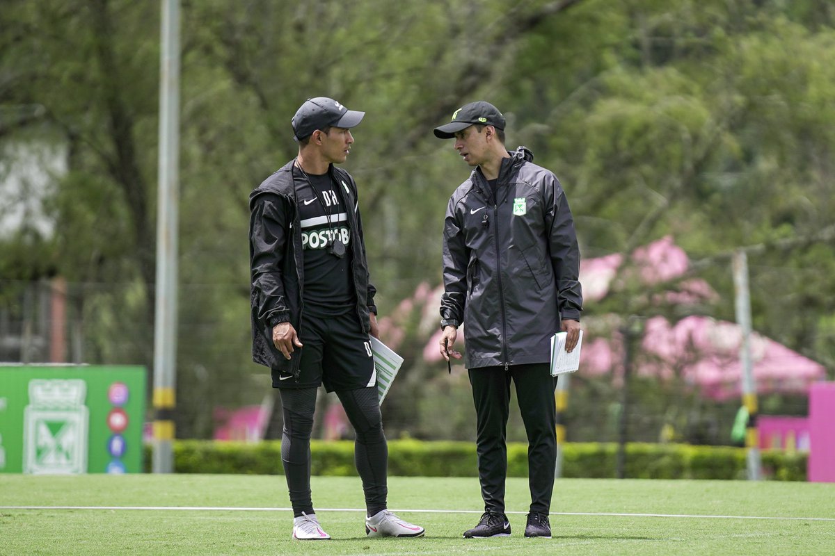 juandl84's tweet photo. Primer entrenamiento de John Jairo Bodmer como nuevo director técnico de Atlético Nacional. El equipo inició preparación para el clásico paisa del sábado. @365ScoresApp @colverdolaga47

📸/📹 Atlético Nacional https://t.co/9UucttTjyB