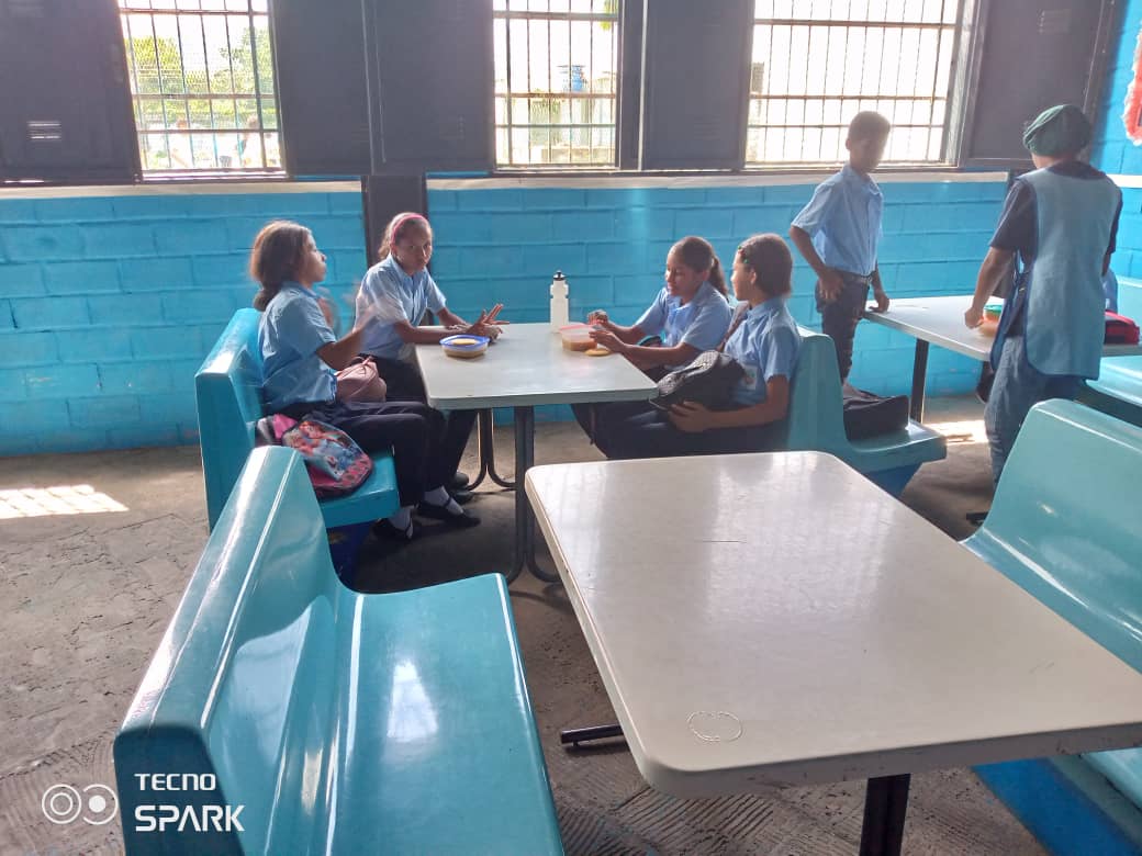 #10Octubre

Seguimos cumpliendo con la alimentación de nuestra muchachada del Territorio #Tacarigua 

#PAEINDETENIBLE

<a href="/_LaAvanzadora/">Yelitze Santaella</a> <a href="/pedrodiazg59/">Pedro Diaz</a> <a href="/cnaecarabobo/">CNAE Carabobo 🦇🔟</a> <a href="/cnaeoficial/">cnaeoficial</a> <a href="/FontalvoCNAE/">Jesús Fontalvo</a> <a href="/gaza1616/">Fuerza, Fe, Esperanza y Amor</a> <a href="/rafaellacava10/">Rafael Lacava</a> <a href="/NorelysABolivar/">Norelys Bolívar</a> <a href="/nadezkacosta/">Nadezdha Acosta</a> 

#JuventudPatriotica