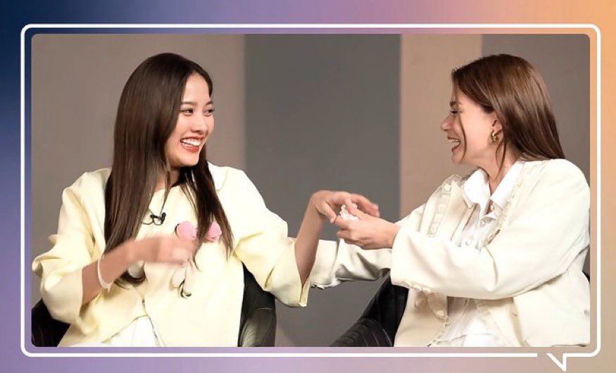 GlloveGalaxy's tweet image. Creo que todos recordamos la canción que Becky le dedica a Freen🤍✨

Miren esta hermosa cadena que es ideal para ese momento o para todos los momentos hermosos que ellas viven juntas 🥹💕

#srchafreen #Beckysangels #FreenBecky