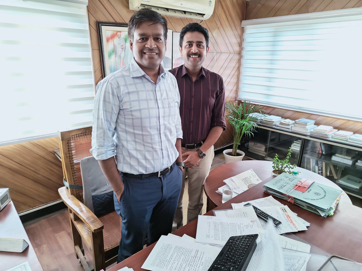 Today at the Office of Commissioner Cane and Sugar , UP, Shri.Prabhu N.Singh(I.A.S)  #workmode# MuskurateRahoMoments <a href="/PrabhuNs_/">Prabhu Ns</a> <a href="/iffcoyogendra/">Yogendra Kumar</a> <a href="/IFFCO__TOKIO/">IFFCO TOKIO</a> <a href="/AnuragK85/">Anurag Kushwaha</a> @SnghYatindra