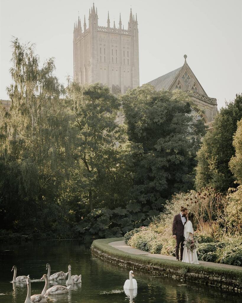 So far autumn has been so busy that I’ve completely abandoned Instagram.  I don’t know where the time has gone but I’m still here working my way through orders.  I will be doing my only wedding fair of the season this coming Sunday so you will find me at… instagr.am/p/CyOmf-wsSLI/