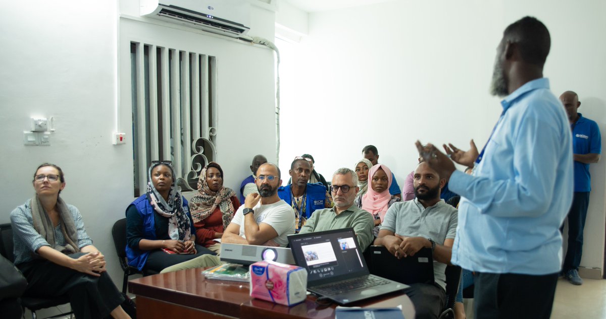 IOMSudan's tweet photo. @UNmigration Delegation met with IOM Sudan staff in Kassala and Gedaref states to assess operational challenges and needs of vulnerable populations, scaling-up response efforts to meet the growing needs of IDPs, migrants, and host communities in Sudan 🇸🇩.  

#SudanCrisis https://t.co/UOa7BhTn3h