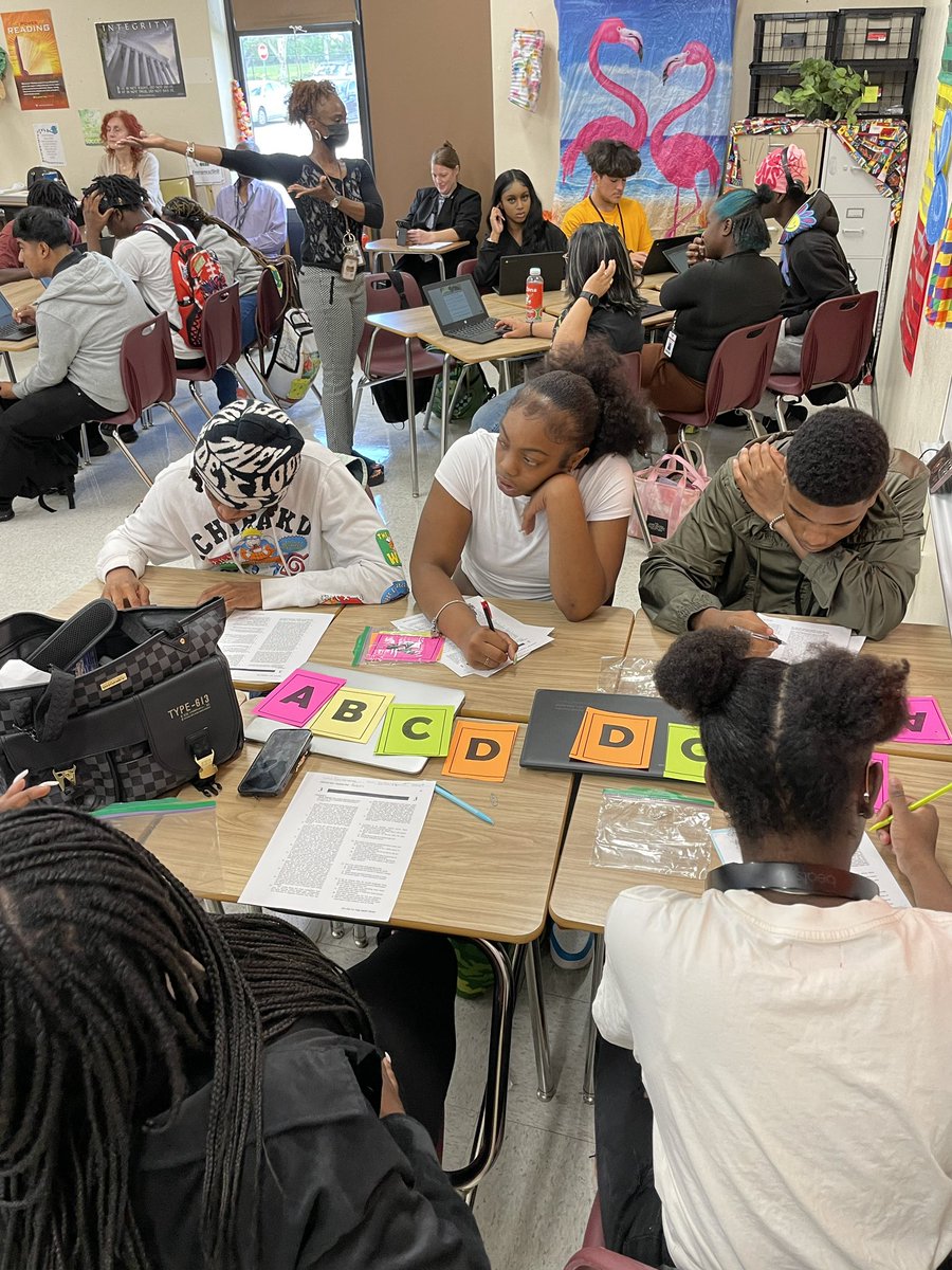 LakesOnTop's tweet photo. An amazing 11/12 grade PDD training led by our fantastic PLC Leader Ms. S Wright. From explaining to modeling in a class to lesson planning! All in a days work. Graduation Rate here we come!!! #LOT https://t.co/LET9xKnRKy