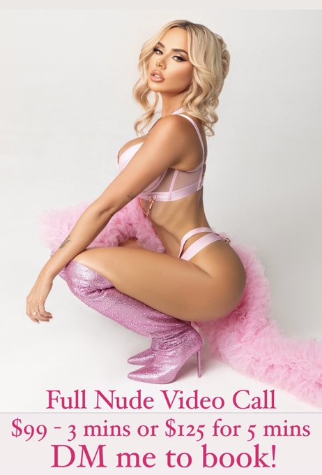 Add me on snap to book - username claudiafijal https://t.co/riIP00sUM2