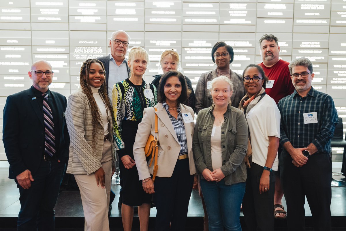 alumnitmu's tweet photo. Last week, we co-hosted our #WomeninSTEM panel and networking reception. It was a fantastic night full of thought-provoking discussion and advocacy for women and girls in #STEM fields. 

Special thanks to our fabulous speakers and attendees!

More photos: https://t.co/7yj2w0U3OA https://t.co/rr9WhEvsMM