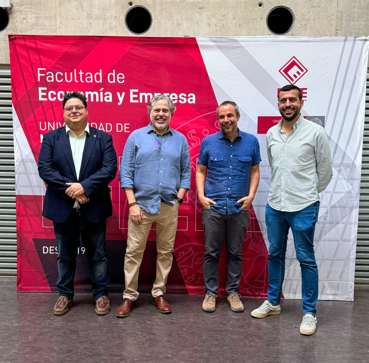 Facultad de Economía y Empresa UMU (@economicasumu) on Twitter photo Esta semana hemos recibido al profesor Renato do Carmo del ISCTE-Instituto Universitario de Lisboa <a href="/ISCTEIUL/">Iscte - Instituto Universitário de Lisboa</a> dentro del programa Erasmus+ Docente. El profesor do Carmo ha impartido un curso sobre “Trabajadores jóvenes: precariedad laboral y (des)protección social”. (1/2) Esta semana hemos recibido al profesor Renato do Carmo del ISCTE-Instituto Universitario de Lisboa <a href="/ISCTEIUL/">Iscte - Instituto Universitário de Lisboa</a> dentro del programa Erasmus+ Docente. El profesor do Carmo ha impartido un curso sobre “Trabajadores jóvenes: precariedad laboral y (des)protección social”. (1/2)