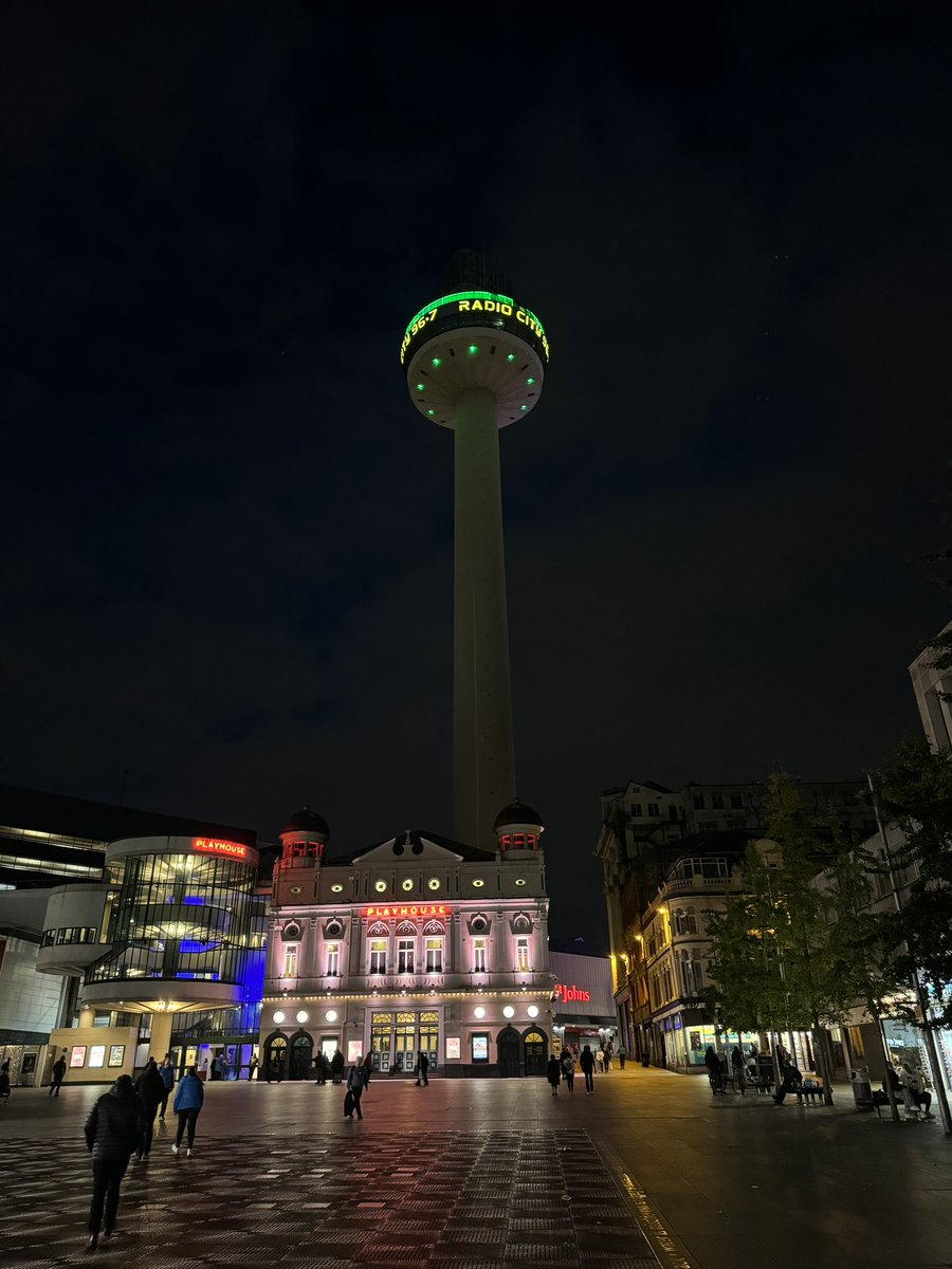 stjohnsbeacon's tweet photo. We have lit up green this evening alongside other landmarks in Liverpool to show our support for #WorldMentalHealthDay #Liverpool @StJohnsShopping @RadioCity967 @MrMickCoyle 💚 https://t.co/lz6enOt8I2
