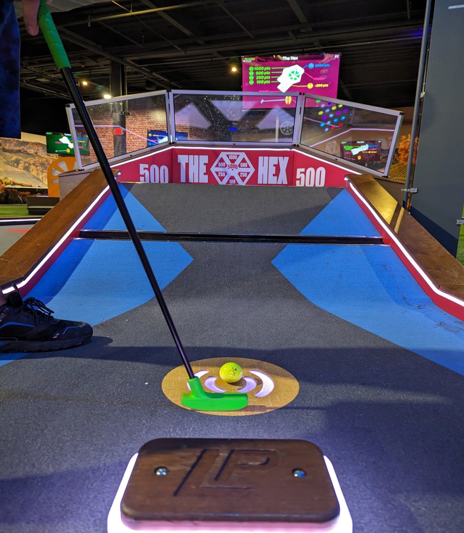 Elev8FunOrlando's tweet photo. Putt your cares away with our Lucky-Putt Mini-golf! #MiniGolf #ThingstodoinOrlando https://t.co/RwBLxpF0OR