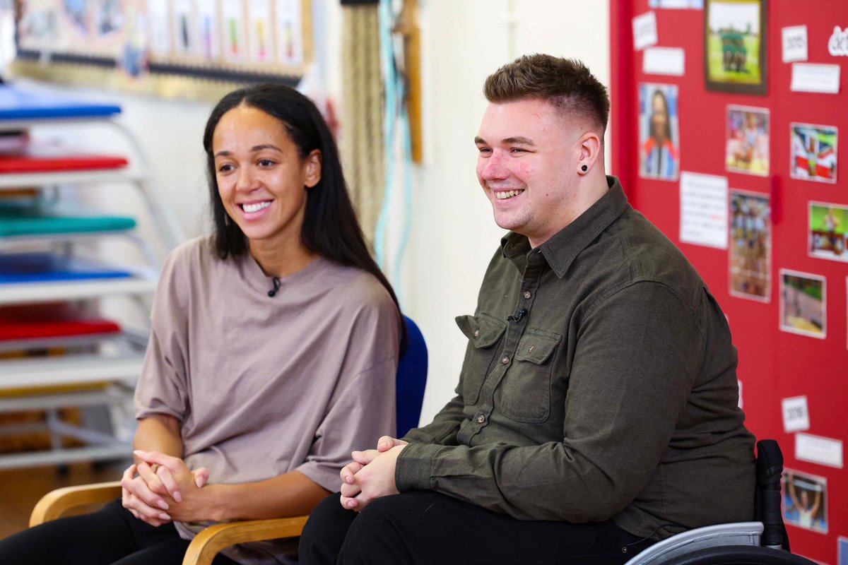 It's such an incredible feeling to unveil a mural of me and @johnsonthompson at St marks primary school in Liverpool yesterday as part of the new partnership with @ParalympicsGB , @TeamGB and @BritishGas ! painted by the super talented @paulcurtisartwork😍 (1/4)