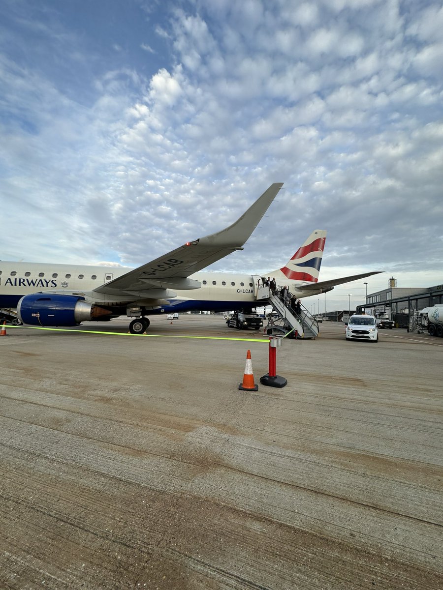 Scottish_Pilot's tweet photo. Just landed into London City for the first time, you really do feel like you’re about to slam into the ground with the decent rate huh 😂 https://t.co/8LJL8Ryg5k