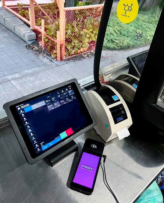 GoSnappyio's tweet photo. Caffe'In at UofT is taking the meaning of 'mobile ordering' to a whole new level! Check out their Snappy POS and payment terminal on their #FoodTruck. https://t.co/uKcy0rdWIv