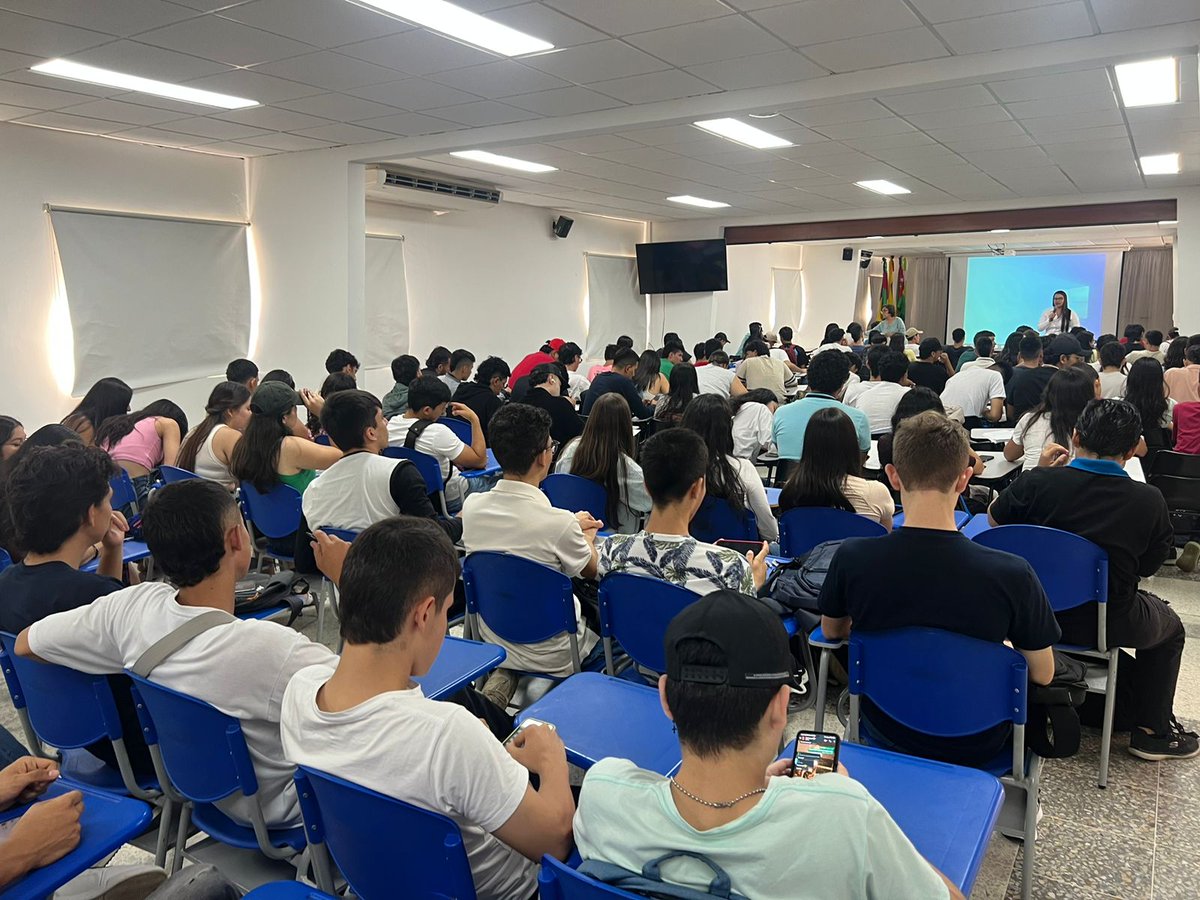 GobdeSantander's tweet photo. ¡La Rendición de Cuentas especial con nuestros niños, niñas, adolescentes y jóvenes, sigue llegando a la provincia!  En la III Fase de los diálogos regionales escuchamos a la juventud del municipio de #ElSocorro. https://t.co/aUyV2NZNWx