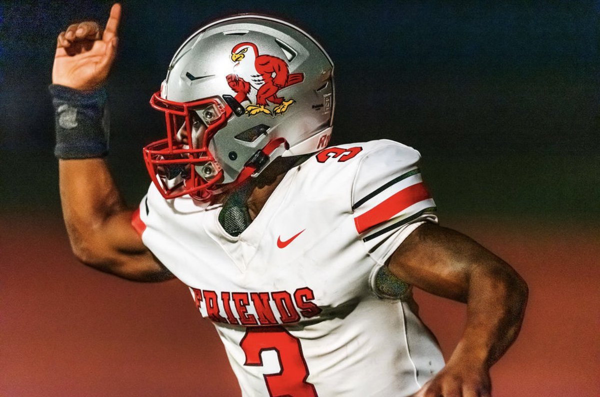 FalconsFU's tweet photo. hands up if you ready for gameday🤚🏽

#BTF #friendsufootball #talonsup https://t.co/ypKLTESd8B