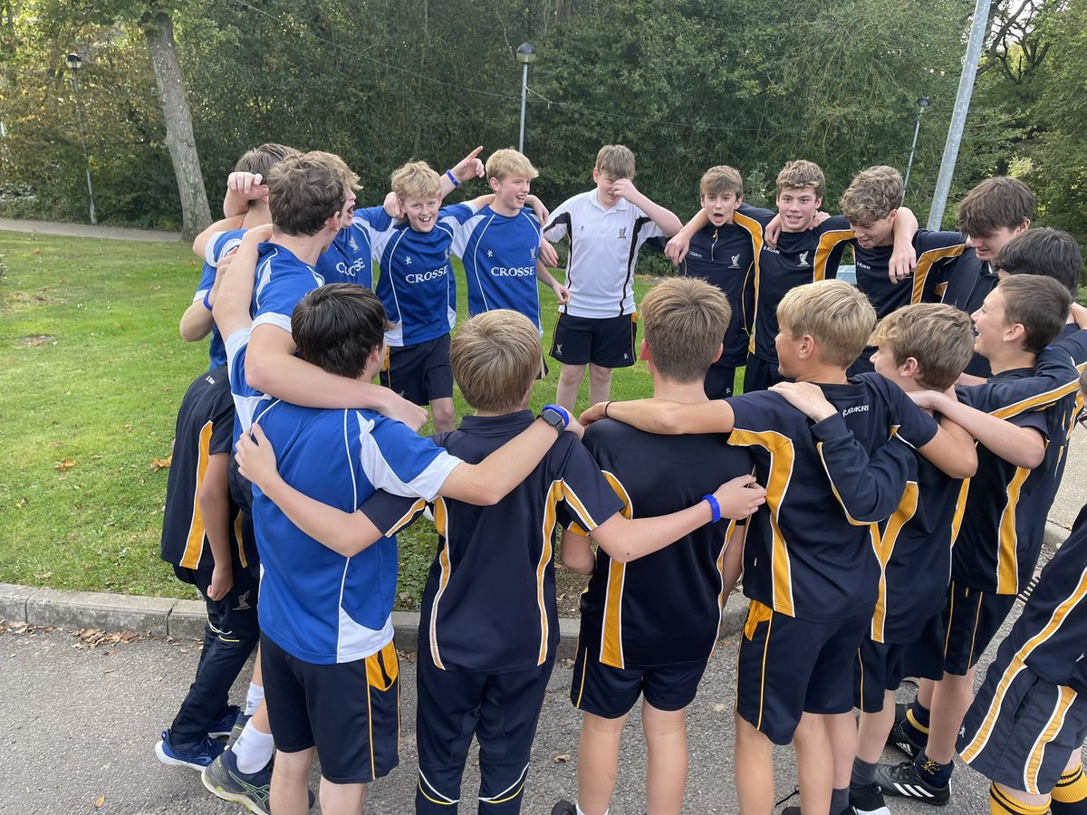 Raising awareness for <a href="/YoungMindsUK/">YoungMinds</a> on #HelloYellow Day 2023 with a 😊 🧁 bake sale, run and presentation on what self-care looks like - plus fun games from Mental Health Ambassadors Ryan &amp; Alex to make everyone laugh! What’s your ‘five a day’ ..? 📖 🎶 🌲 🎨 <a href="/ArdinglyHealth/">Ardingly College Health and Wellbeing Centre</a>