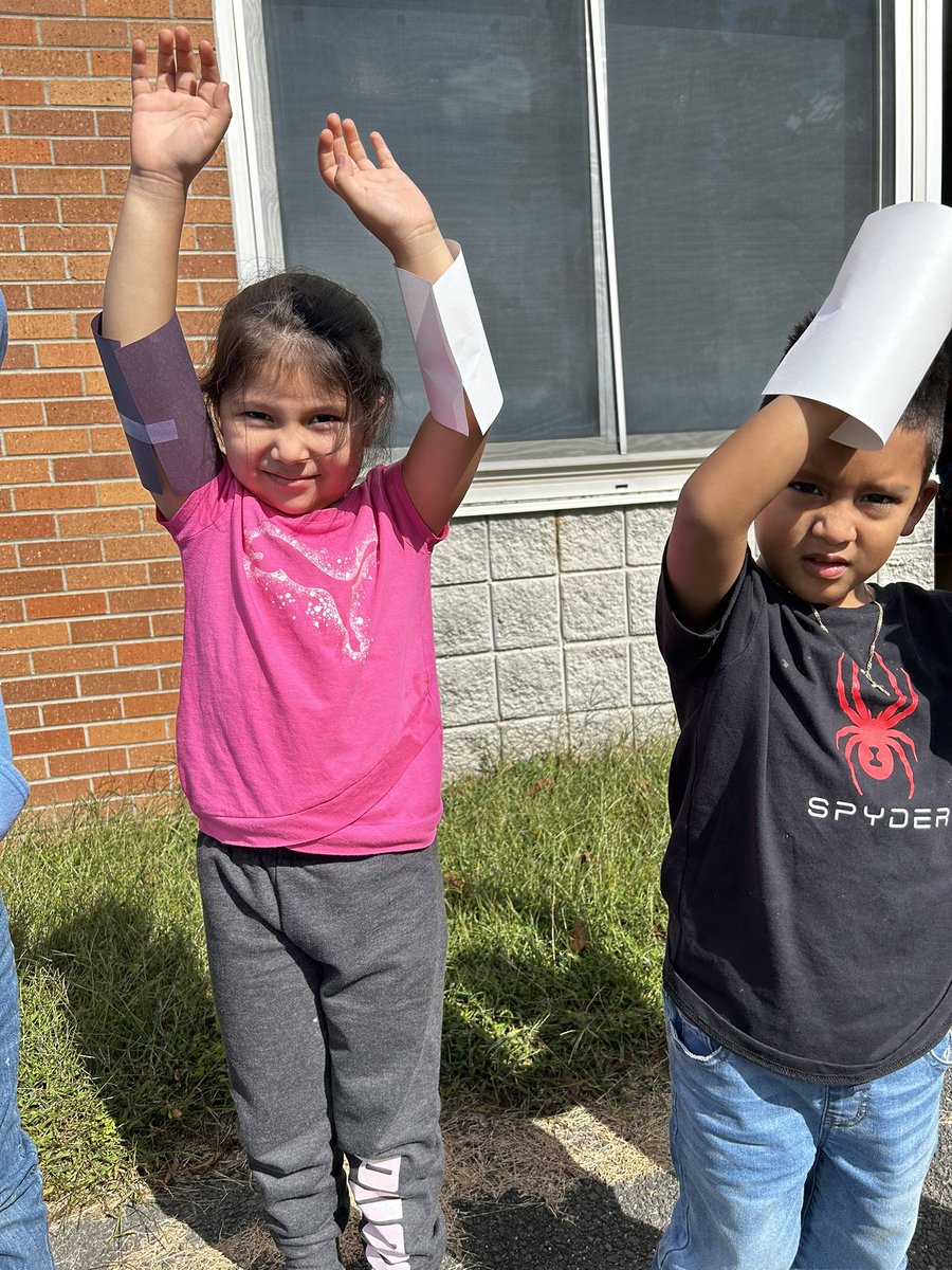 MissHarman_ENL's tweet photo. Check out these kindergarten meteorologists using their solar mittens to explore the Sun’s energy! #RiverheadRising #PHwaves #science21 #EnglishLanguageLearning #ENL https://t.co/tOCJJBHbu4