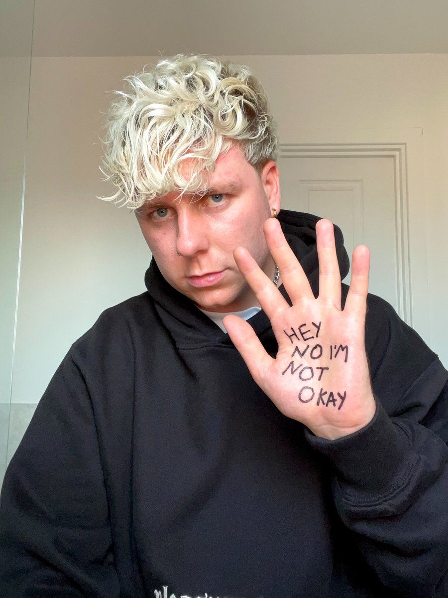 hiii it’s been a minute but it’s nearly that time 🤕