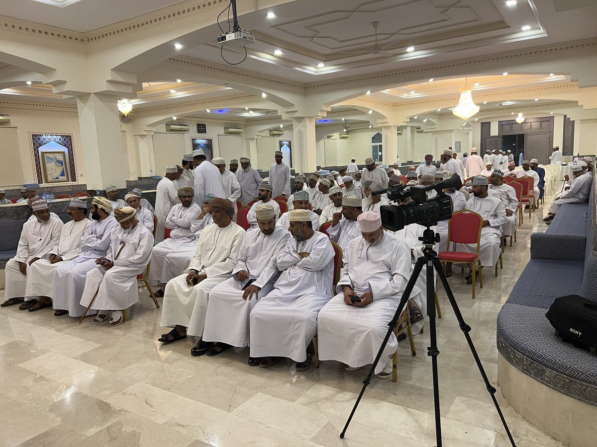 supportaziz's tweet photo. جلسة حوارية مفتوحة بين اهالي الولايه وسعادة عضو مجلس الشورى عزيز الحسني والتي تناولت جميع الجوانب المتعلقه بالولايه والسعي لاستمرار الجهود من قبل سعادته بالمواصله بإستكمال ماتم من عمل خلال الفترة السابقة https://t.co/5GDEOBFDYr