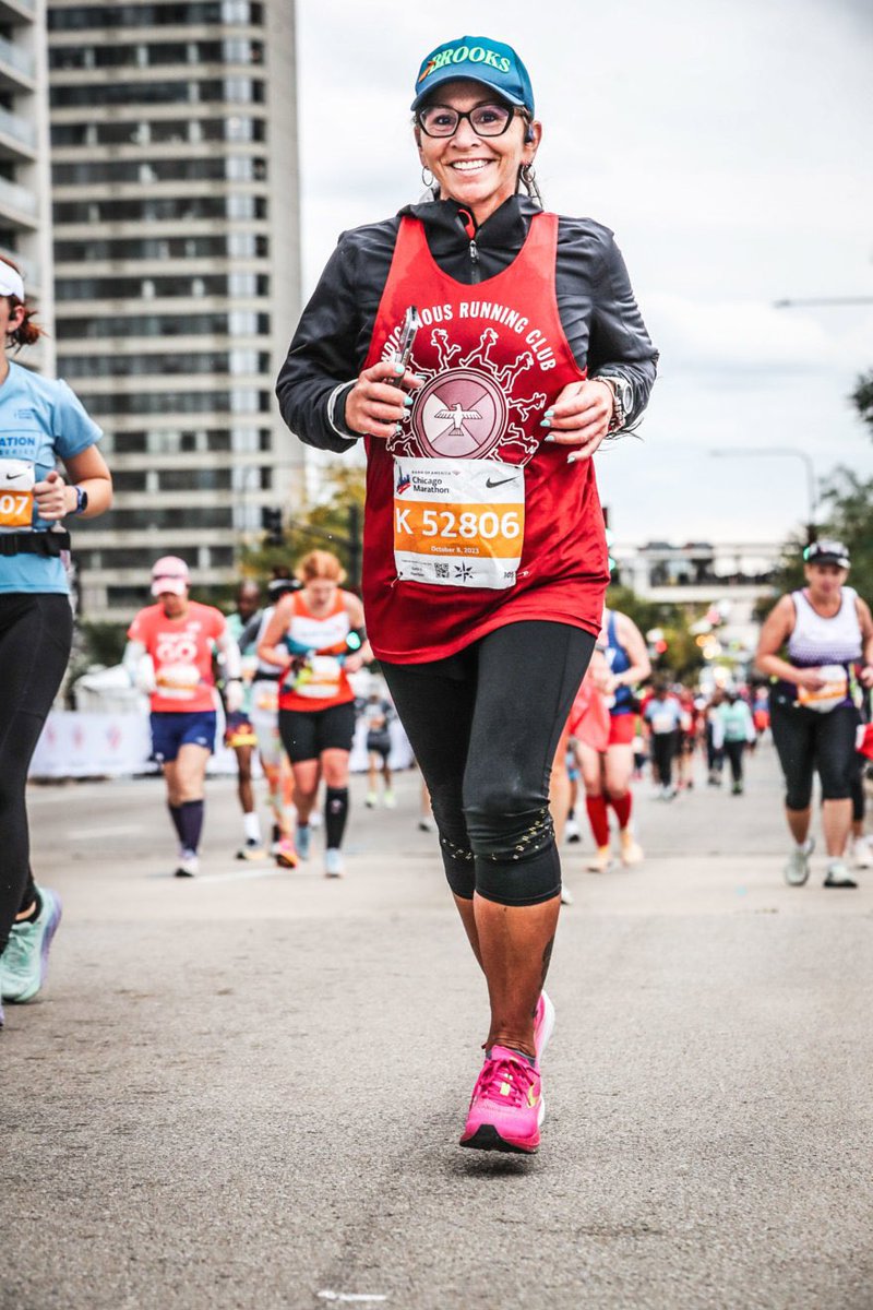 GiwedinAnangKwe's tweet image. I’m a @brooksrunning ambassador and they call us the #RunHappyTeam which is so on brand for me because I’m constantly being teased about always smiling in race pictures! TY Brooks for the new pair of #GhostMax that arrived today and @MarathonFotoEPG for the @ChiMarathon pics!