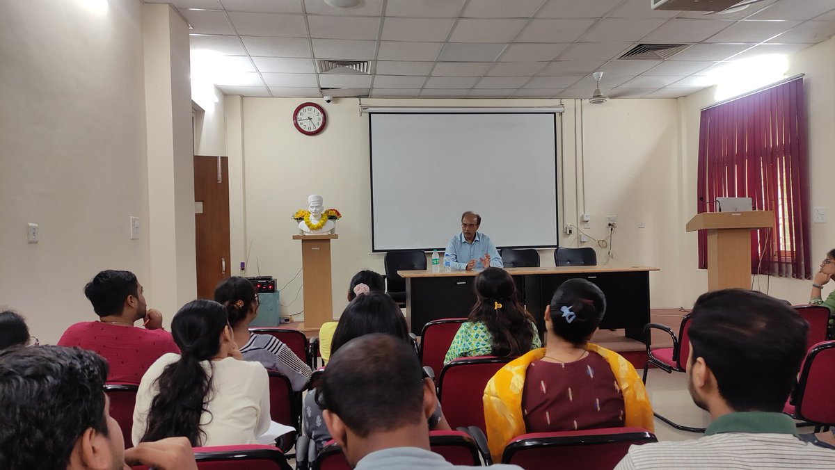 @ProfAnilKumarT1 @hjkhan @Richa__arya @Akanksh58073999 @arora_imsandeep @papridas771 We extend our gratitude to Dean Sir,  @DeanScienceBHU for allowing us to use the Seminar Hall , ISLS, BHU for today's session and making all the last moment arrangements. Received loads of positive feedback from the participants making this event a huge success !!