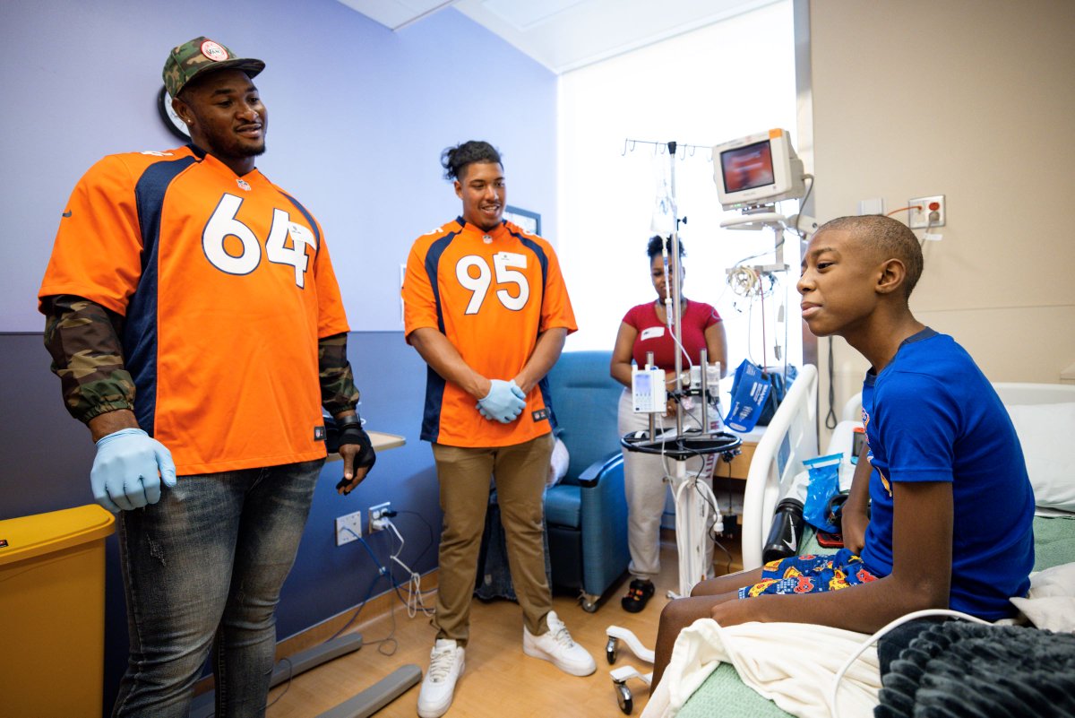 Patients at our Center for Cancer and Blood Disorders got a special visit from some @Broncos players last week as part of their #FightLikeABronco campaign. Thanks for stopping by and encouraging these kids! #DenverBroncos #BroncosCountry