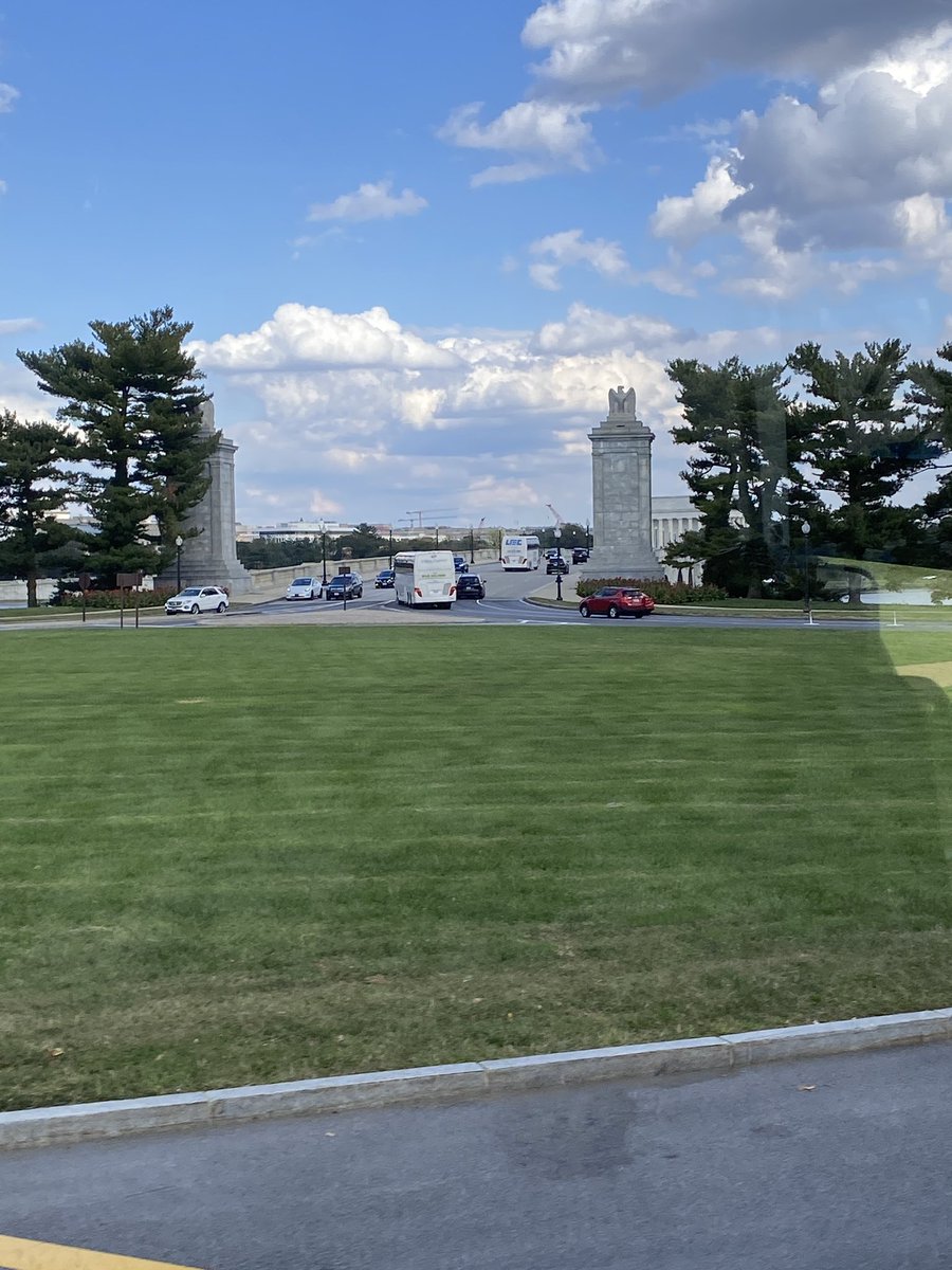 Cheers from Bus #4 <a href="/gmsDCSD/">Grizzell Middle School</a> We made it to DC!  🇺🇸