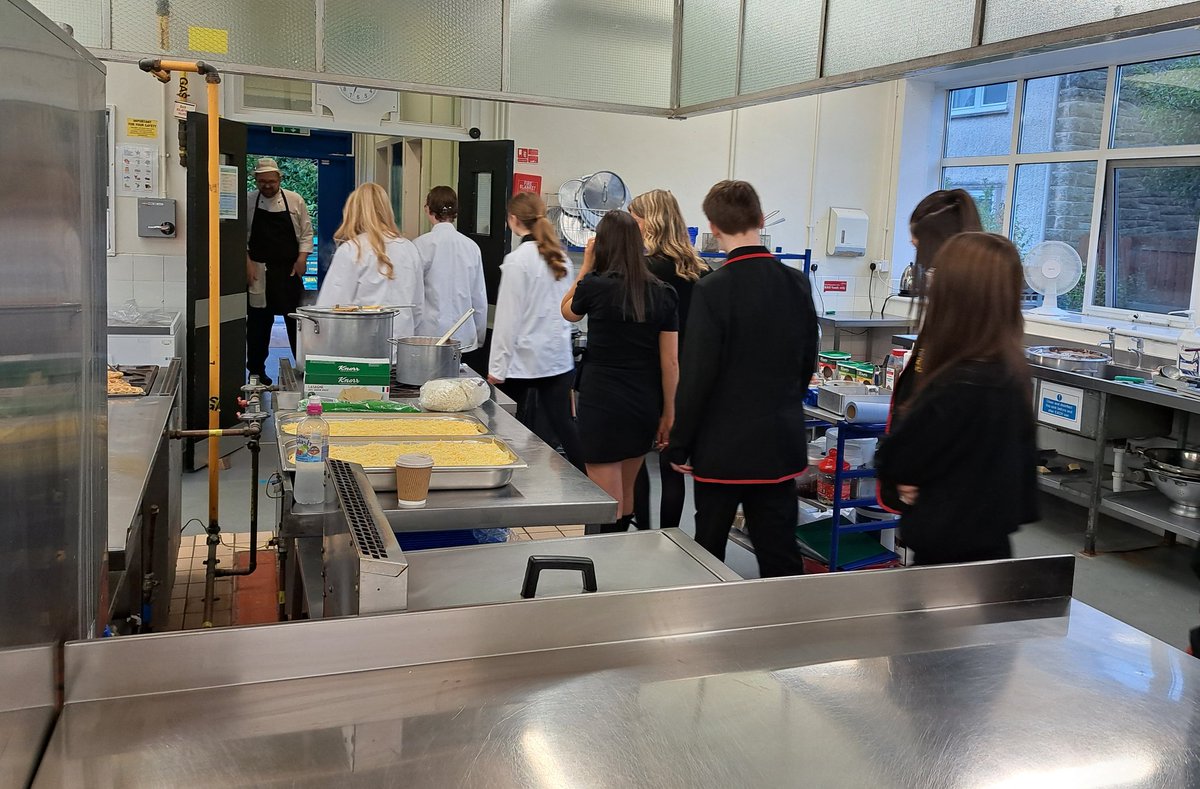 The N5 SfW Hospitality class getting their tour of @KilsythAcademy school café ready for upcoming work experience 👩🏻‍🍳🧑‍🍳 #DYW #partnership