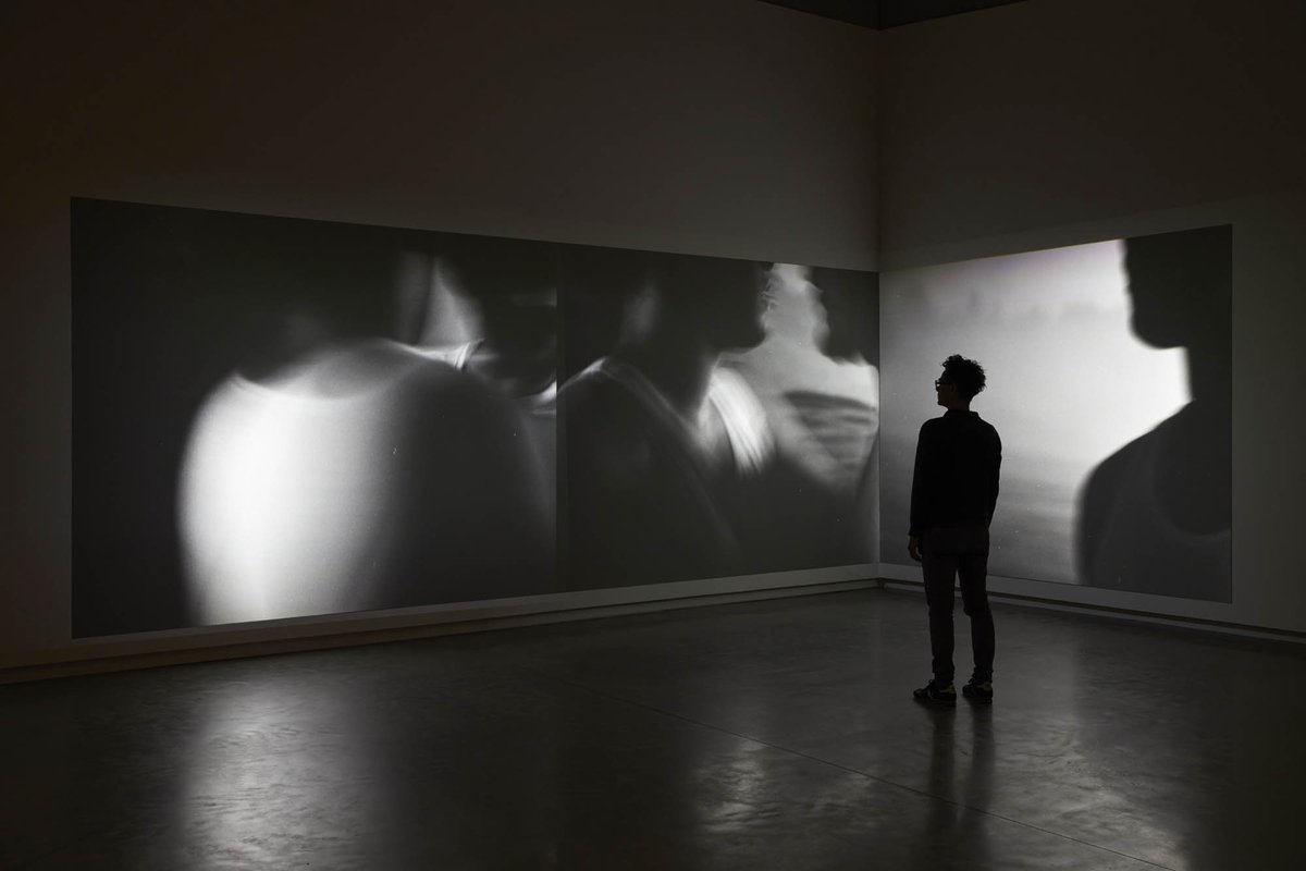 ContemporaryHum's tweet image. ✧ NEW on HUM ✧

Curator and writer Emma O’Neill looks at the work of 12 Aotearoa artists in the exhibition ‘The Polyphonic Sea’, at @bundanon in the Dharawal Country of south eastern Australia. 

Read it here in full: contemporaryhum.com/writing/the-po…