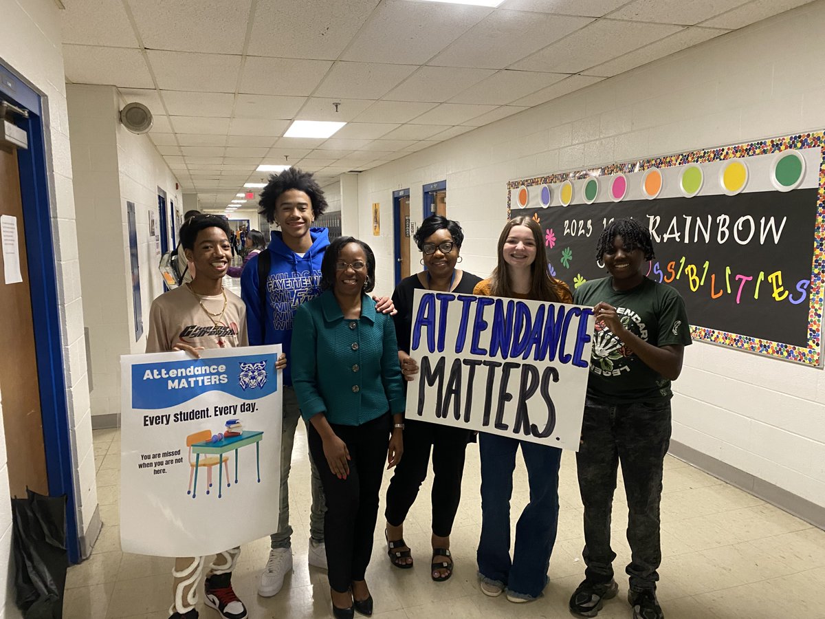 FCPS_Health's tweet photo. Superintendent of Schools, Coordinated School Health &amp; Healthy School Team support Fayette Ware Comprehensive High School student leaders as they joined forces together to lead the Every Student; Every Day Attendance Awareness Campaign. @FCPSchoolsTN @Supt_Hamlett https://t.co/1vSnwX0Z9T