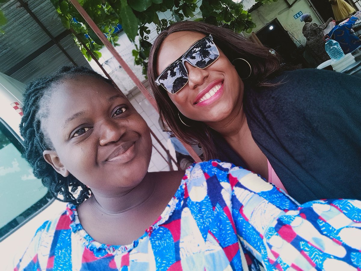 FASSINOUpascal3's tweet image. A la première femme qui par son parcours m'a orienté vers ce que je voulais réellement.
Mon coup de cœur de toujours.
Un privilège de vous côtoyer.
Joyeux anniversaire à vous, perle rare et authentique.
@DrJoannie_Bewa ma mentor, ma star 🎂🎈😍❤️🌟