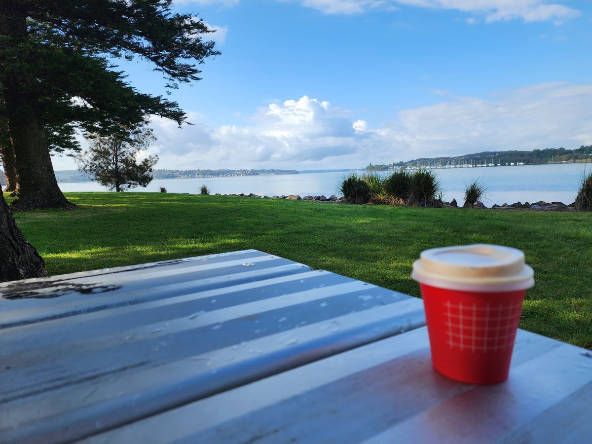 TheseNeonNights's tweet photo. Not a bad way to start a shoot day. https://t.co/hZocNMb0yI