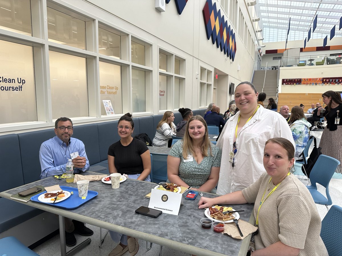 hcstonline's tweet photo. Last week our CTE Department hosted its 2nd annual Advisory Breakfast! The Advisory Board is a group of professionals supporting the development of our CTE programs, and the Advisory Breakfast is a great way for professionals to learn about getting involved in the Board's work. https://t.co/btxhDDhrKA