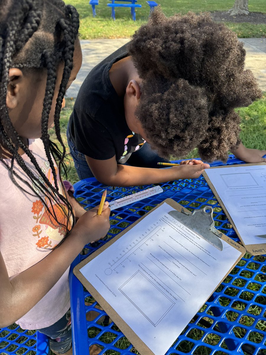 2nd grade took advantage of this beautiful weather and practiced using thermometers! Which results in higher temperatures - shade or sun? @VBGifted @PointOViewES