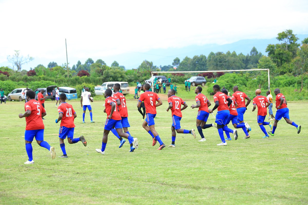 sleckleague's tweet photo. 🙌 Big shoutout to our amazing #SLECK alumni who joined us at the Homecoming Edition! Nkrumah House soared to victory in both football and basketball. A heartfelt thank you to all those who contributed to making this event a resounding success. Your support made it all possible! https://t.co/KNc4RuDbhM