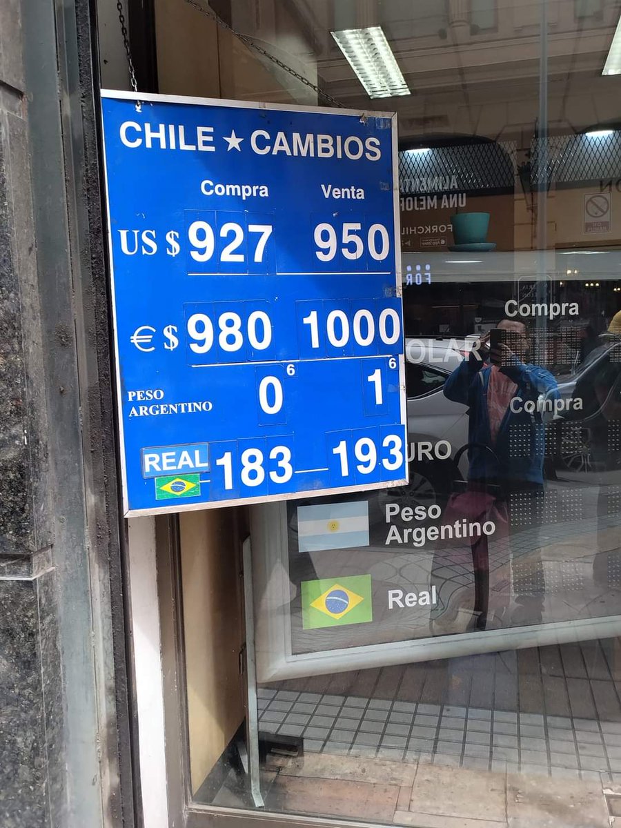 chilenosarg's tweet photo. Valor de peso argentino en casas de cambio en Santiago de Chile

10/10)23

@edufeiok 
@PRossiOficial 
@JonatanViale 
@cbuteler 
@madorni https://t.co/2kezIghAB2