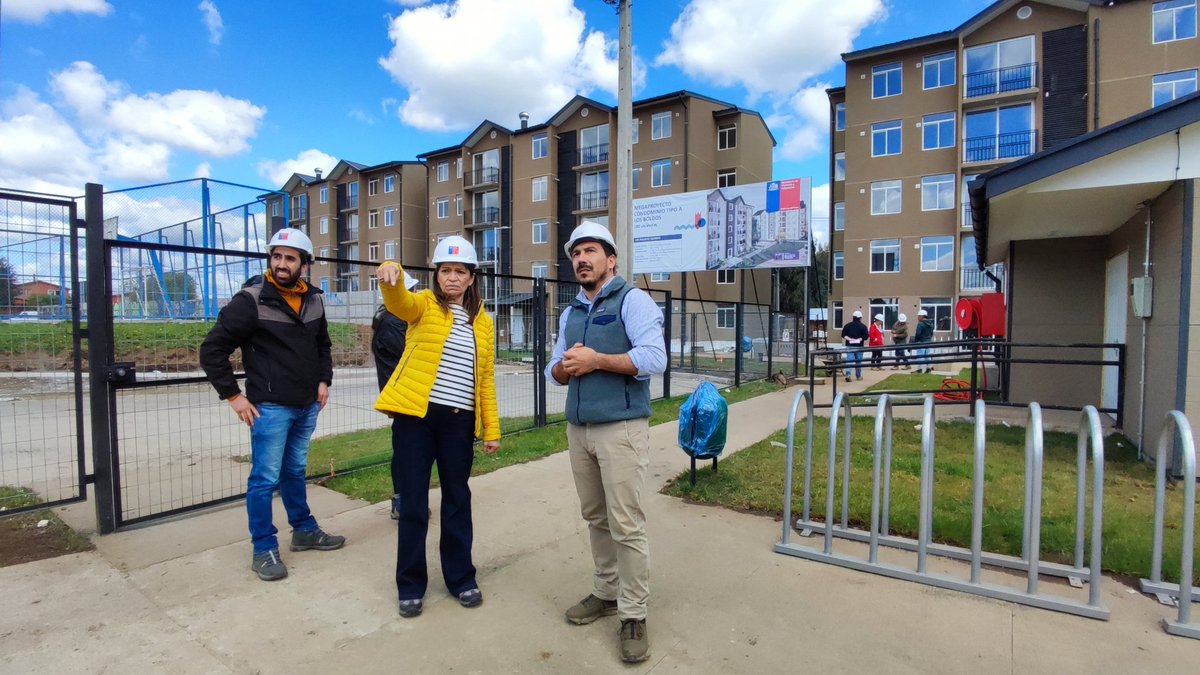 ServiuLosLagos's tweet photo. 🏡✨ Excelentes noticias desde #LosLagos! Avanzamos al 97% en el proyecto "Los Boldos" en #Osorno. 180 familias tendrán un hogar propio gracias al #PlanEmergenciaHabitacional. ¡Estamos #ConstruyendoCambios juntos! 💪🏠 #LosBoldos #Vivienda #Serviu #PresentesPorUnMejorFuturo https://t.co/uGYbxX3GzW