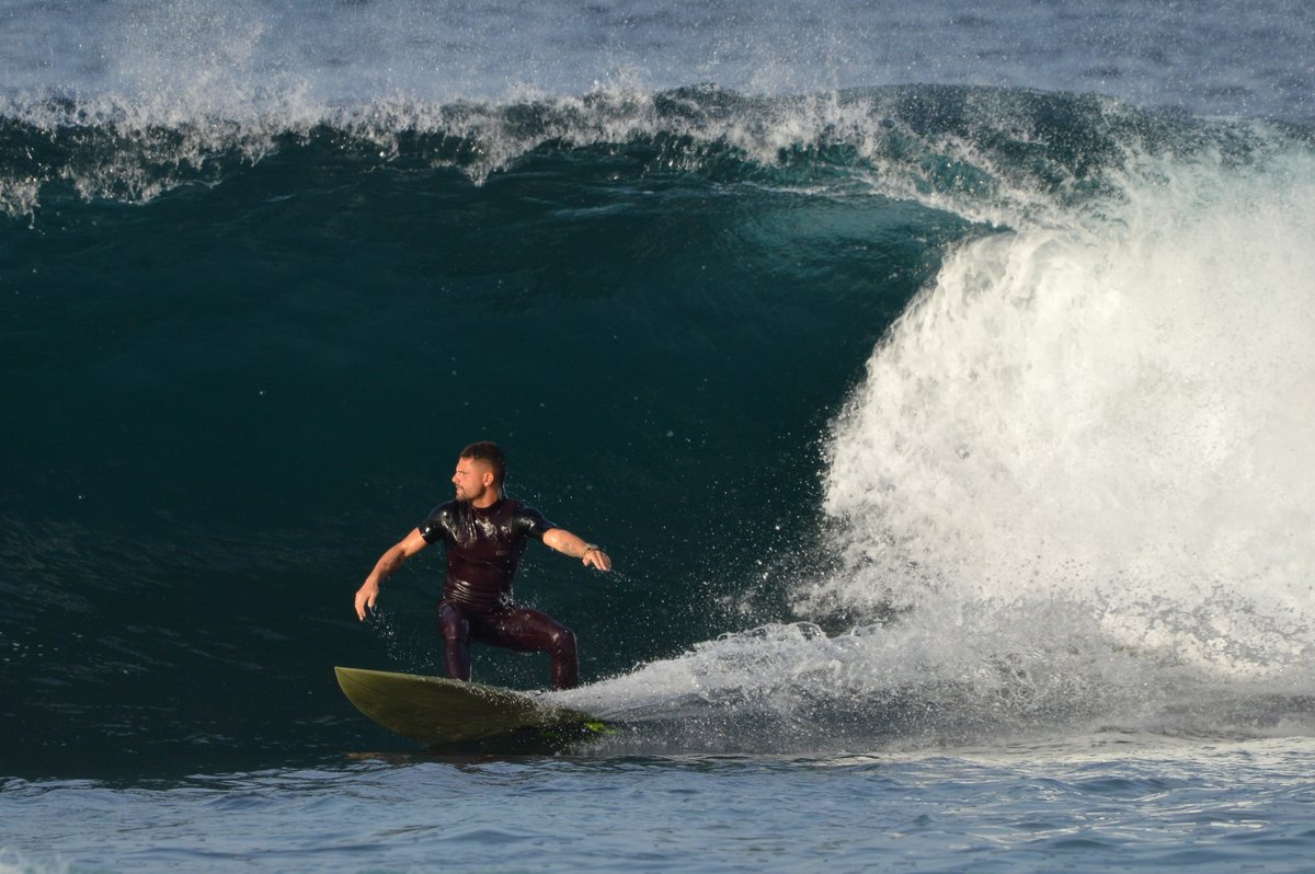 Si hay un deporte que te quite el sofoco, ese es el surf <a href="/LasCanteras/">Mi playa de Las Canteras 🏊🏻‍♀️🦈</a>