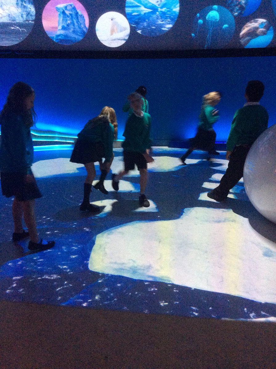 Lakeside_school's tweet image. Y5/6 visited the @spacecentre They had a great day having an ‘out of this world’ experience. #schooltrip #linkedtolearning