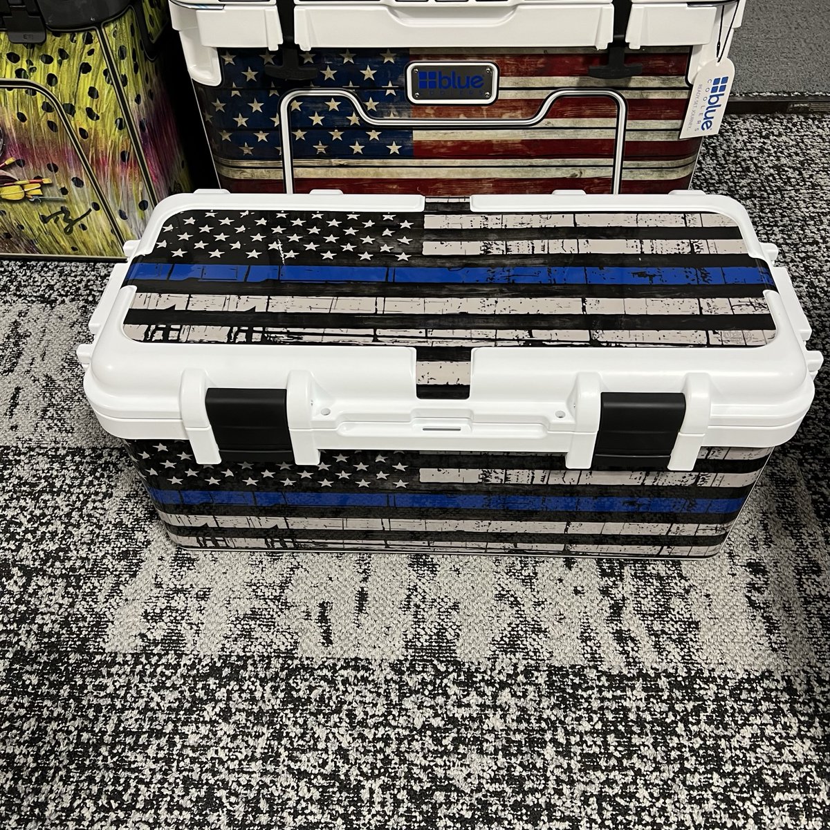 USATuffGraphics's tweet photo. New Wrap kits for the YETI GoBox 60! They're HOT!!! 🔥 https://t.co/LgsWv1qbCe

#usatuff #customcooler #customcooler #customyeti #rticoutdoors https://t.co/K6vUaFcZUU