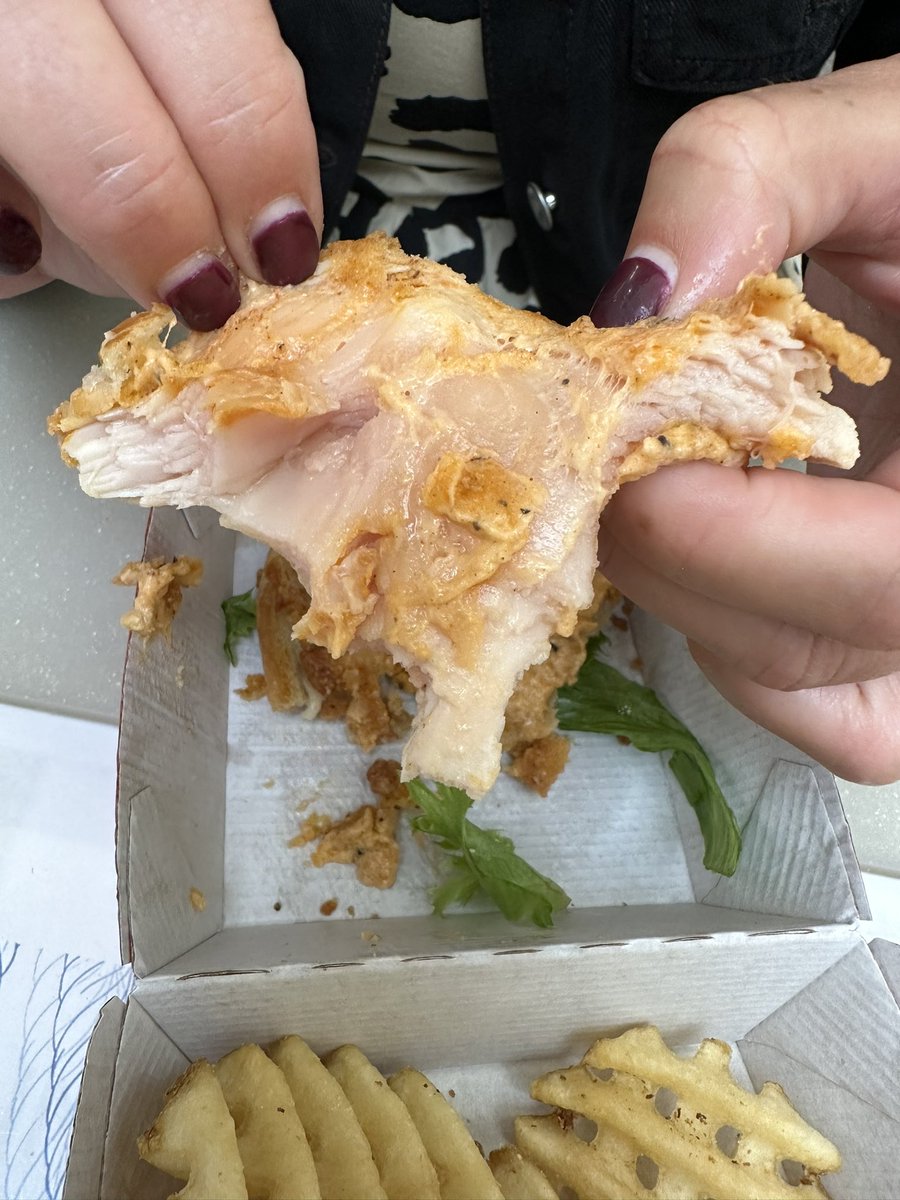 MartinJRussell1's tweet photo. @ChickfilA can you explain this? https://t.co/Lpz6SINnou