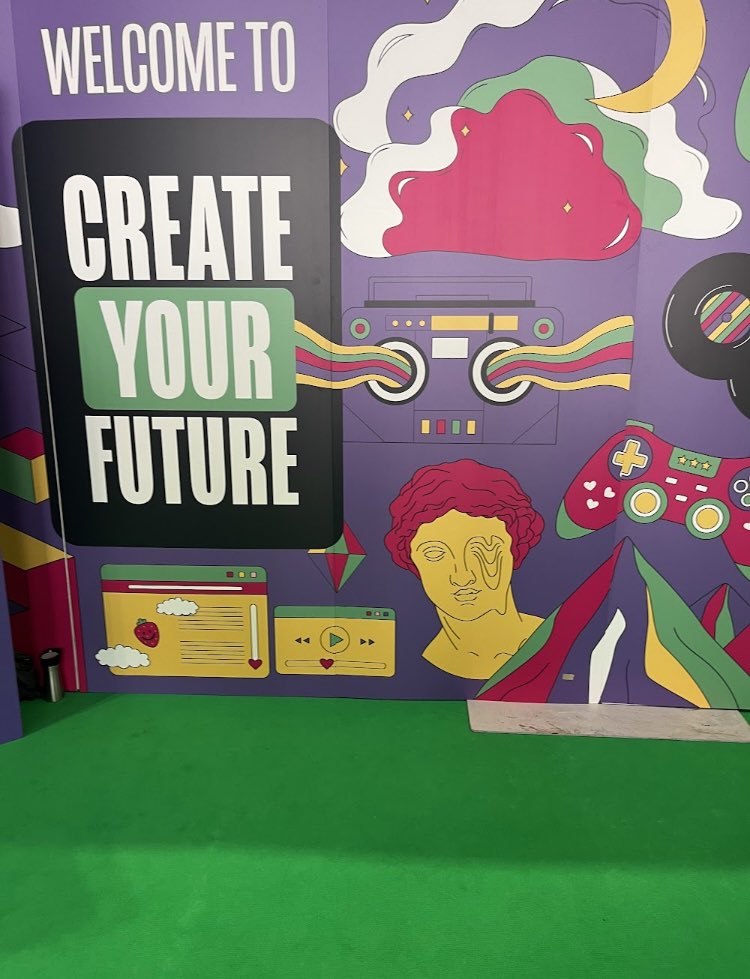 ShirleyHigh6th's tweet photo. Year 12s loved attending the UCAS Creative and Apprenticeship fairs this week - we help students achieve all their goals! https://t.co/BUtMR6VeID
