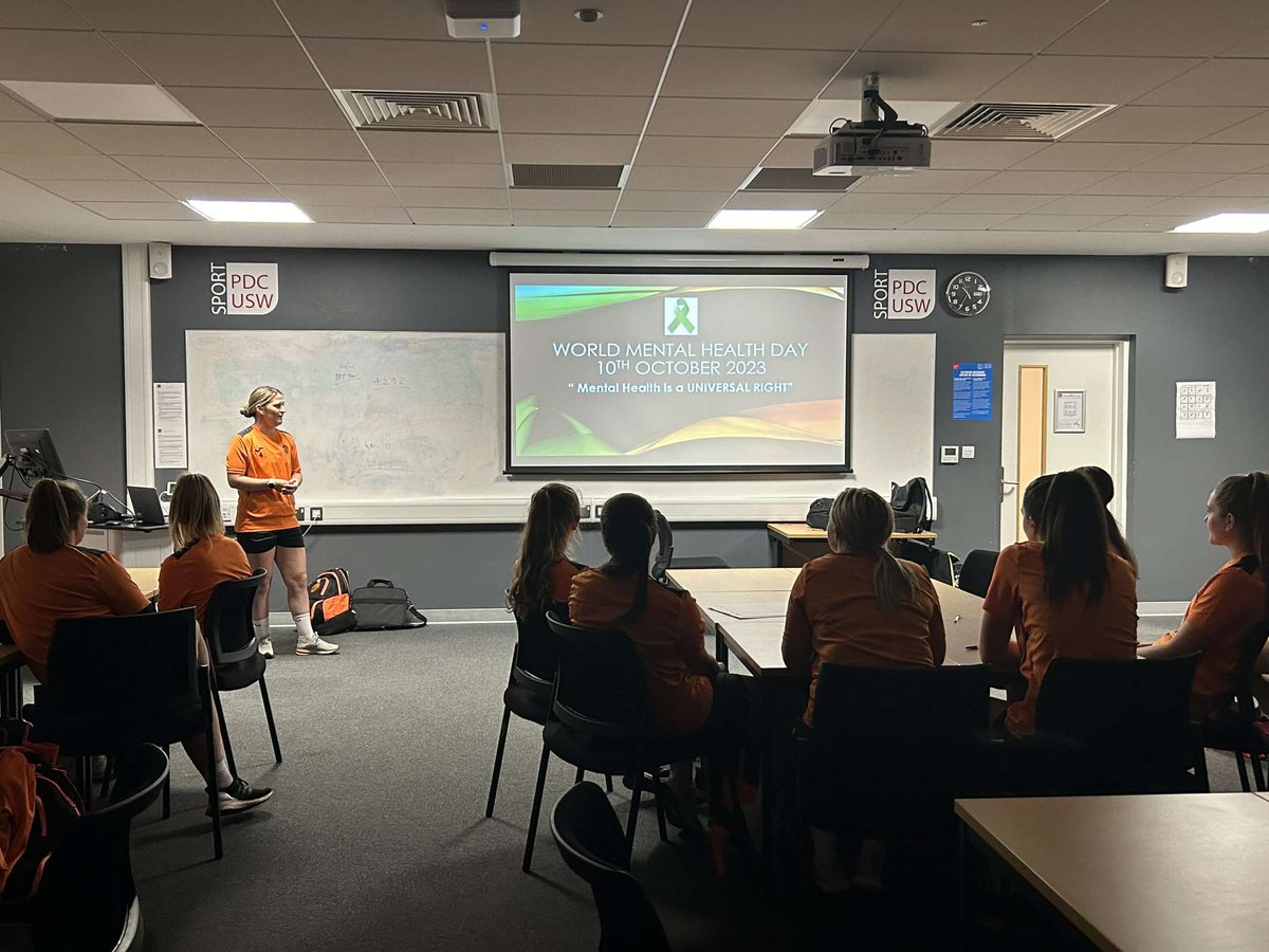 PontyUnitedW's tweet photo. On World Mental Health Day we continue to strive to ensure the mental health and wellbeing of our whole club and community.

Big thank you to @S_Hindmarsh_ for delivering a talk on “Mental Health is a Universal right”🐉❤️ #OneClub https://t.co/DVtujkbUZK