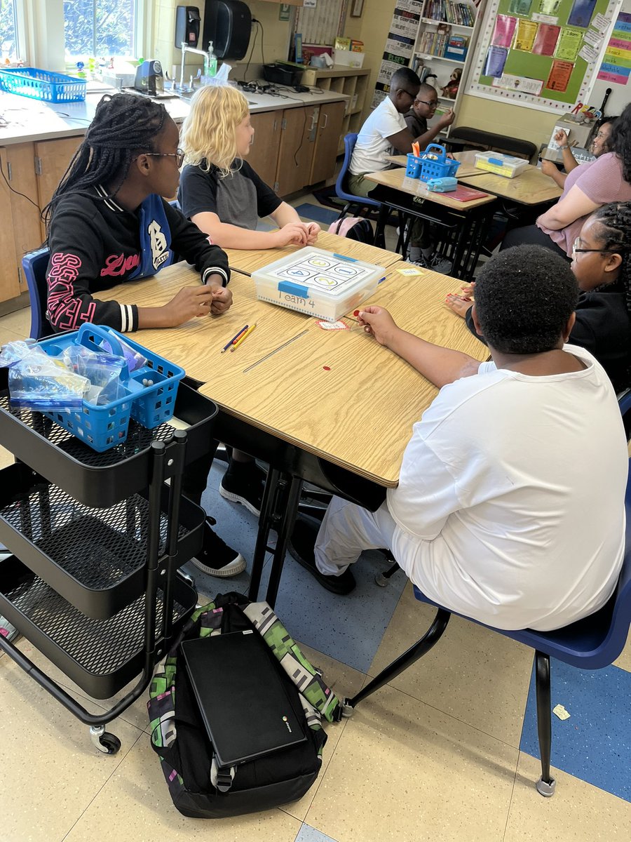 LibbyStyles5's tweet photo. Ms. Biddle’s students talking chips to name objects that provide heat or gives you heat in some way. @lisa10barge #AAGV https://t.co/JMibibl6pI