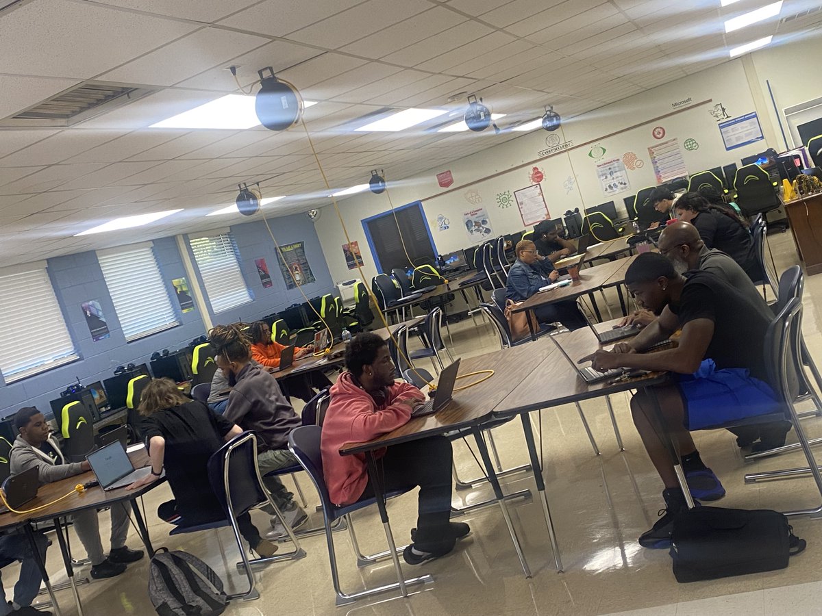 NHREC_CFAAT's tweet photo. Cybersecurity Awareness Month!
Our instructor, Ms. Hurt, leads this new generation of Cybersecurity Analysts and Specialists.
Stay tuned for spring enrollment opportunities!
#CFAAT #CybersecurityAwarenessMonth https://t.co/RslCboQrJD