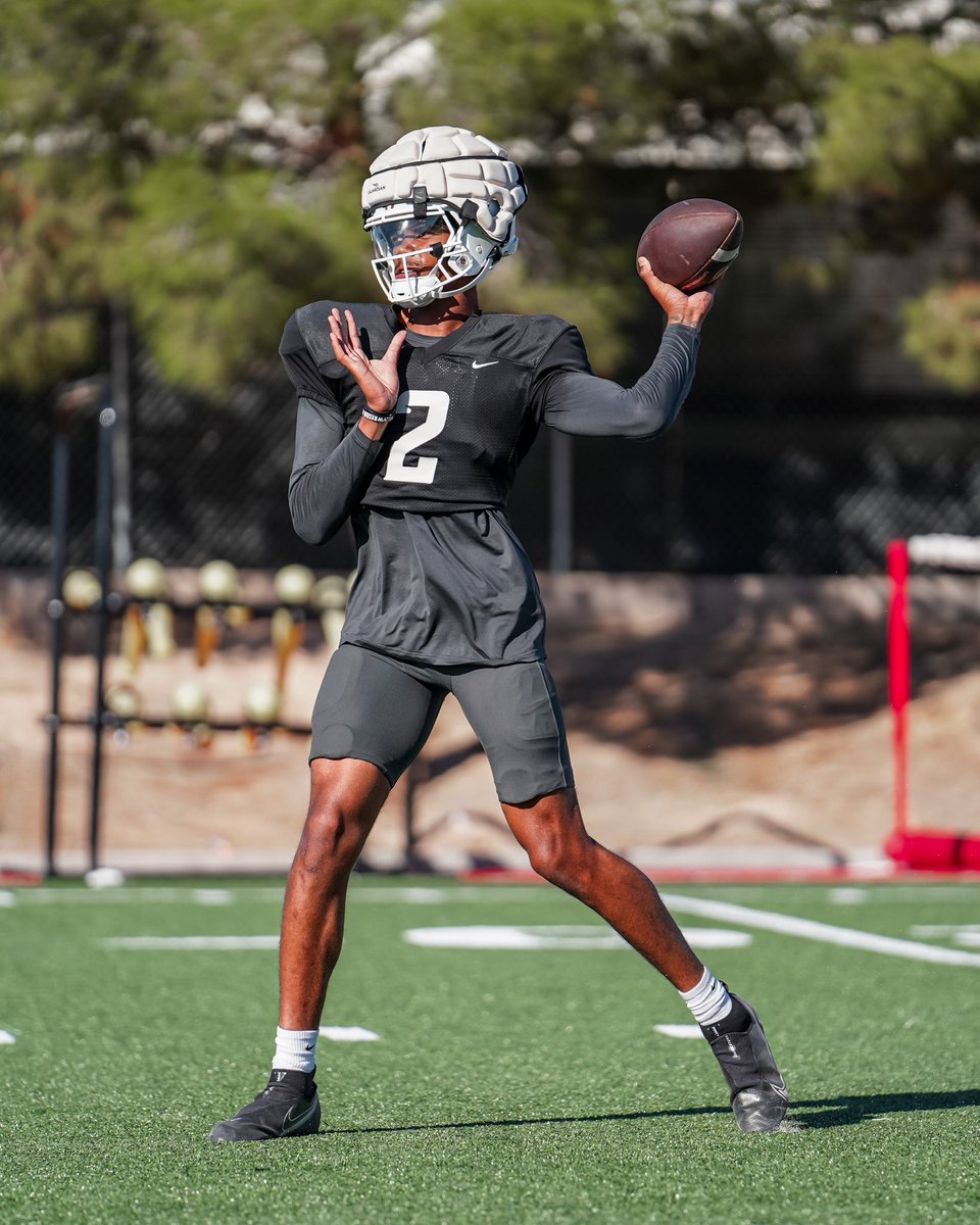 unlvfootball's tweet photo. 𝙋𝙧𝙚𝙥𝙖𝙧𝙖𝙩𝙞𝙤𝙣. https://t.co/FOo5w9jOAs